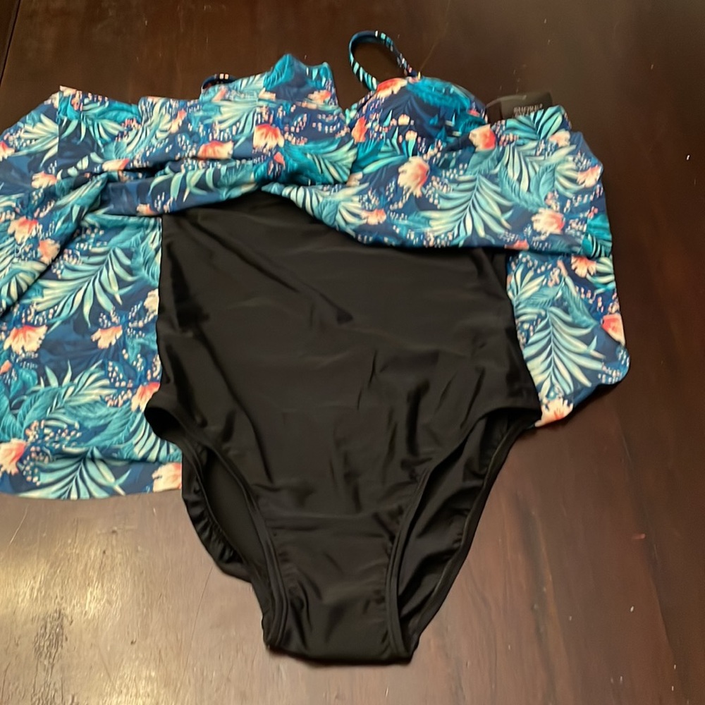 NWT Shore Shape Swimwear. - Picture 8 of 8